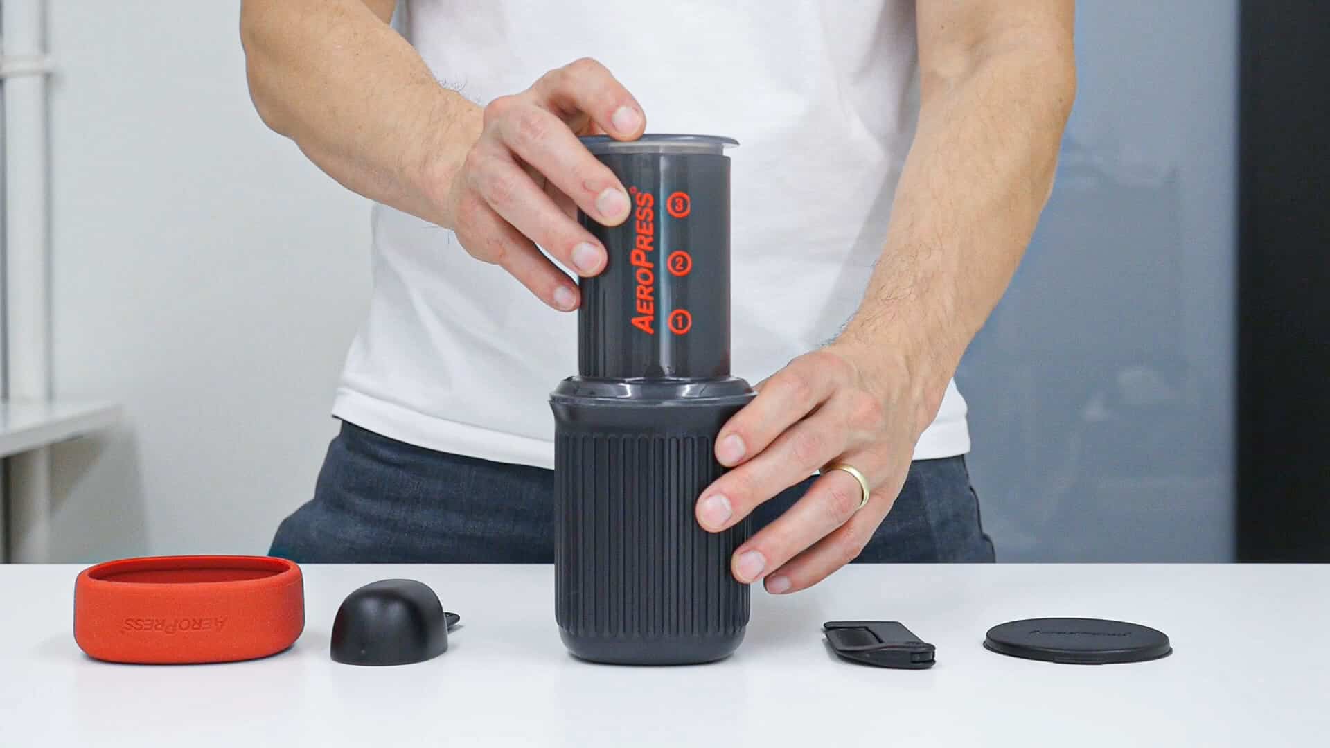AeroPress Go - What's inside the package?